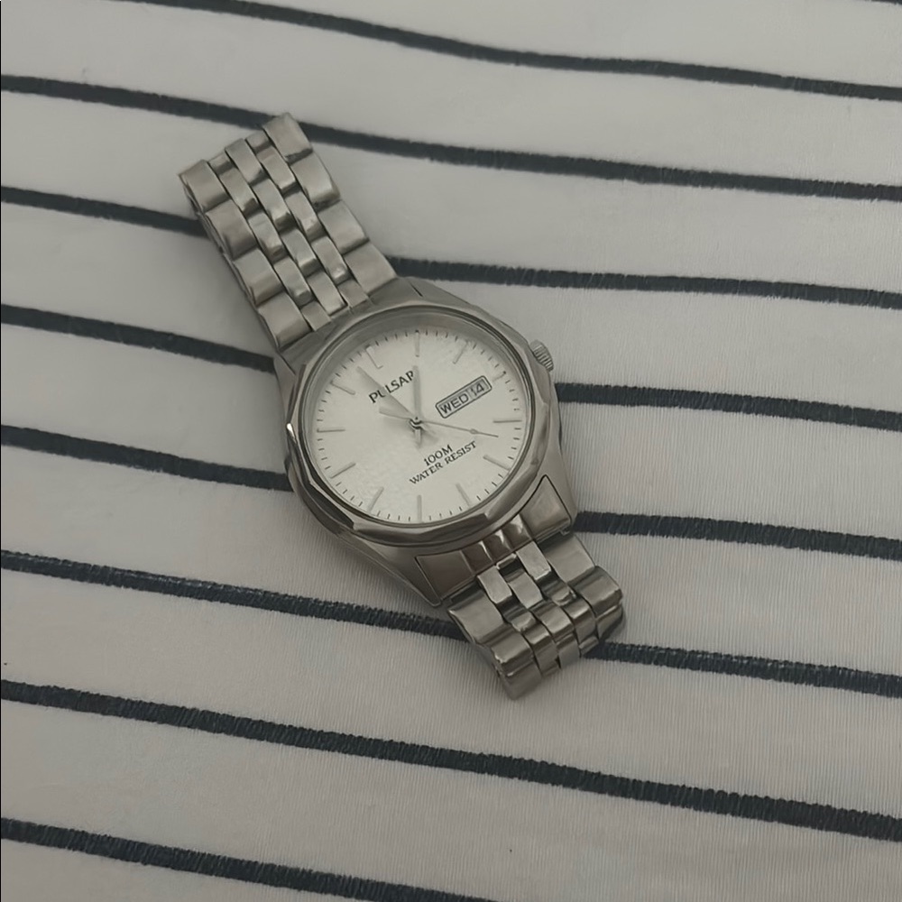 Pulsar Silver Watch with Day-Date Display